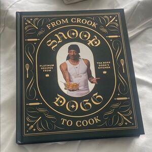 Snoop Dogg's 'From Crook to Cook' Cookbook - Black and Gold Edition
